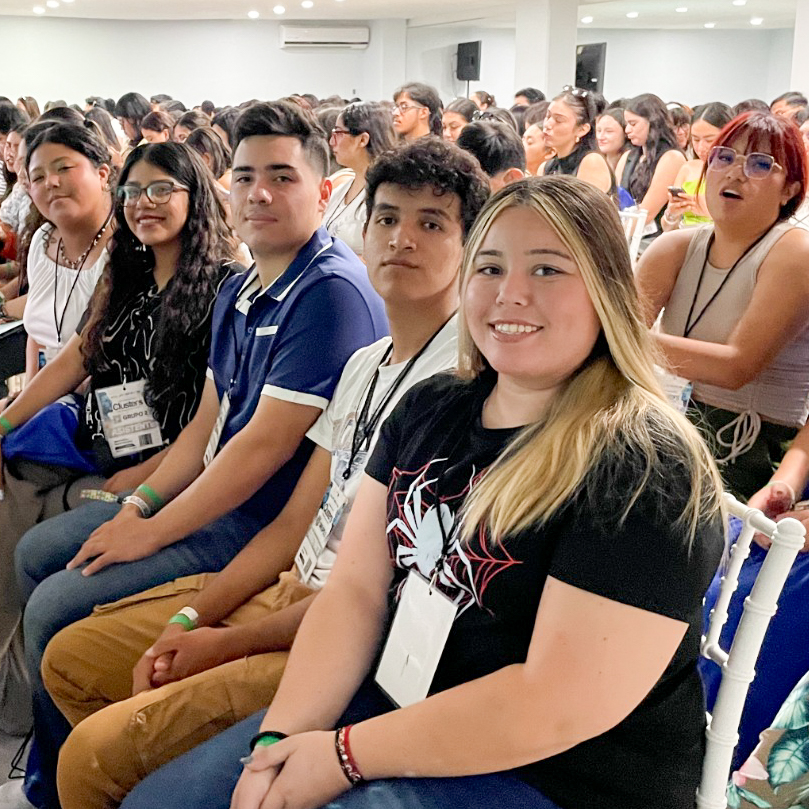 Participa alumnado de la UES en Congreso Nacional de Administración, Contaduría y Negocios